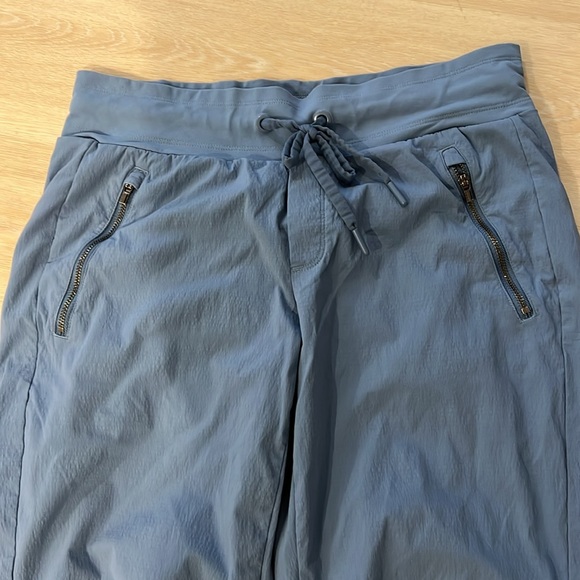 Athleta Trekkie jogger in Cottage Blue! - Picture 5 of 11